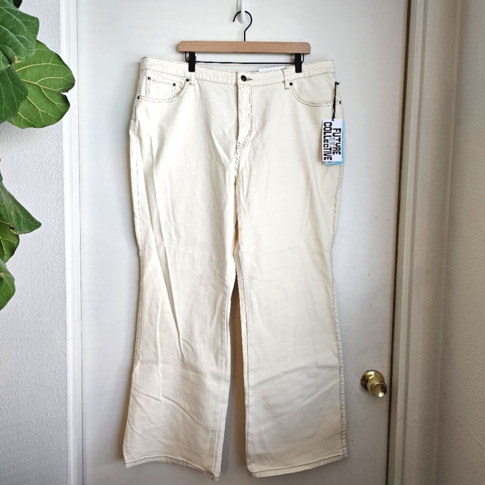 *NWT* Future Collective Women's Cream High Rise Flare Jeans - Size 18